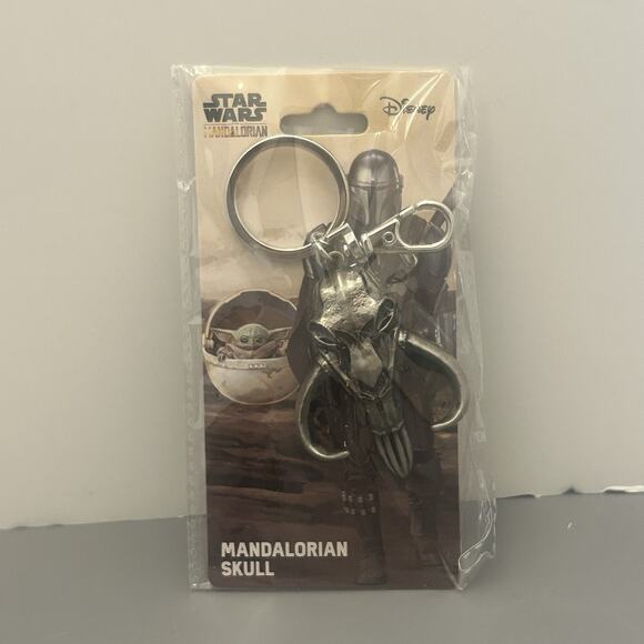 Disney Accessories - Star Wars The Mandalorian Mudhorn Skull Pewter Key Ring Chain (metal)